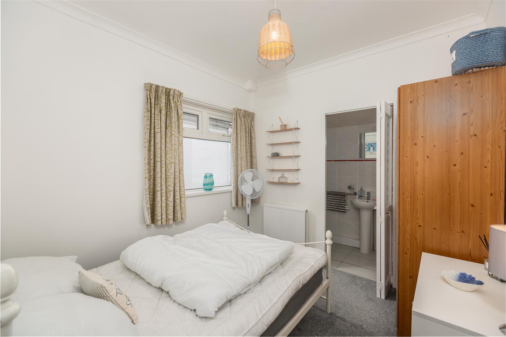 Pwll Road, Llanelli, SA15 4BG